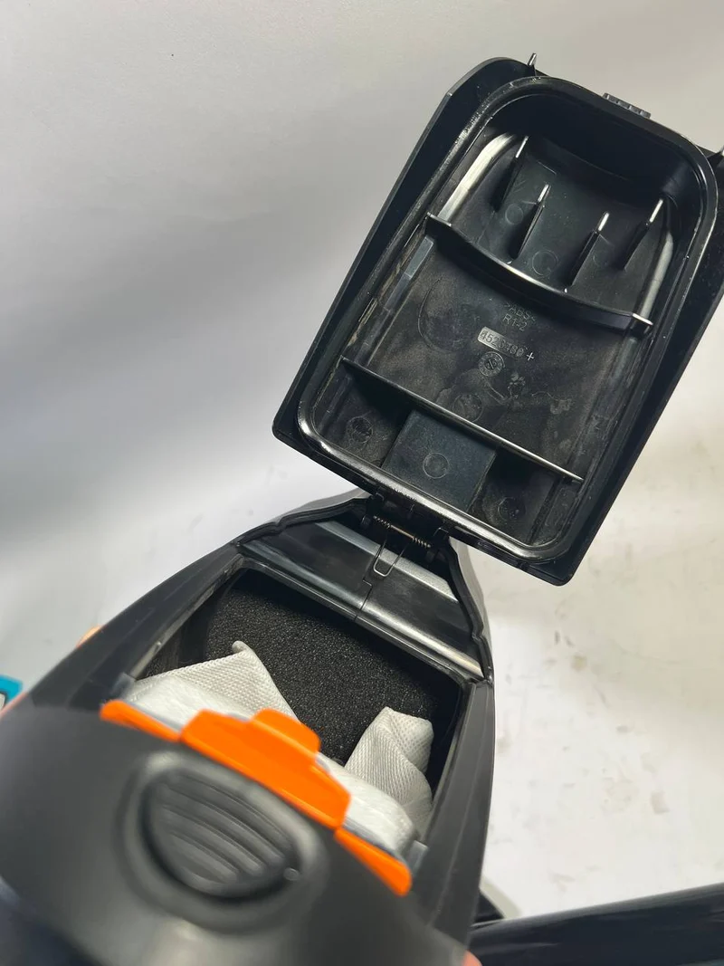 Makita DCL 182 ZB 18V Li-ion Aspirateur sans fil noir - sans Batterie, ni Chargeur