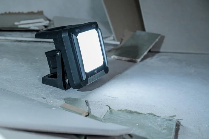 Brennenstuhl Projecteur de chantier LED rechargeable 3000 MA ( 8002643421 ) 30 W 3150 lm 18 V IP65