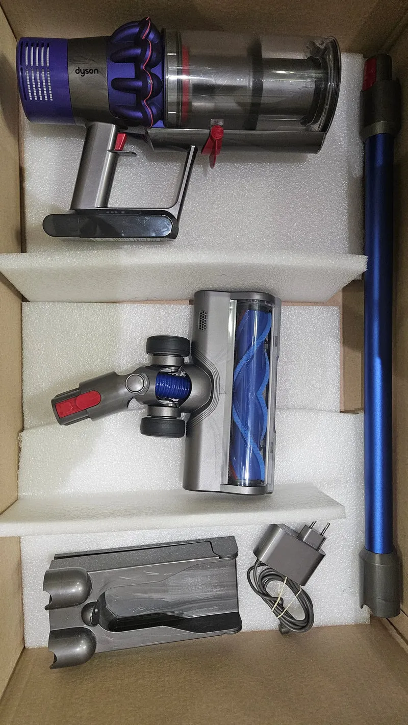 Dyson V10