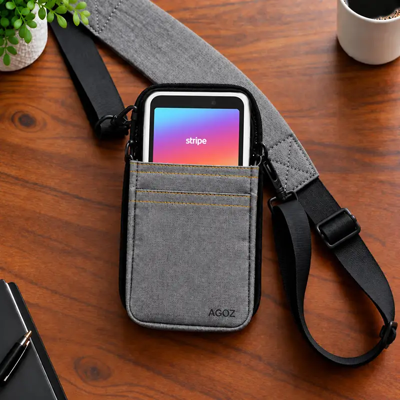 Étui bandoulière pour lecteur Stripe destiné aux équipes de service itinérantes | Agoz