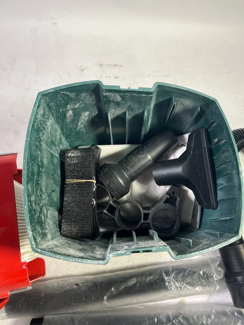 Metabo AS 18 L PC Aspirateur sans fil compact 18 V 6 l IPX4 classe de poussière L / humide et sec (602028850) - sans batterie, sans chargeur