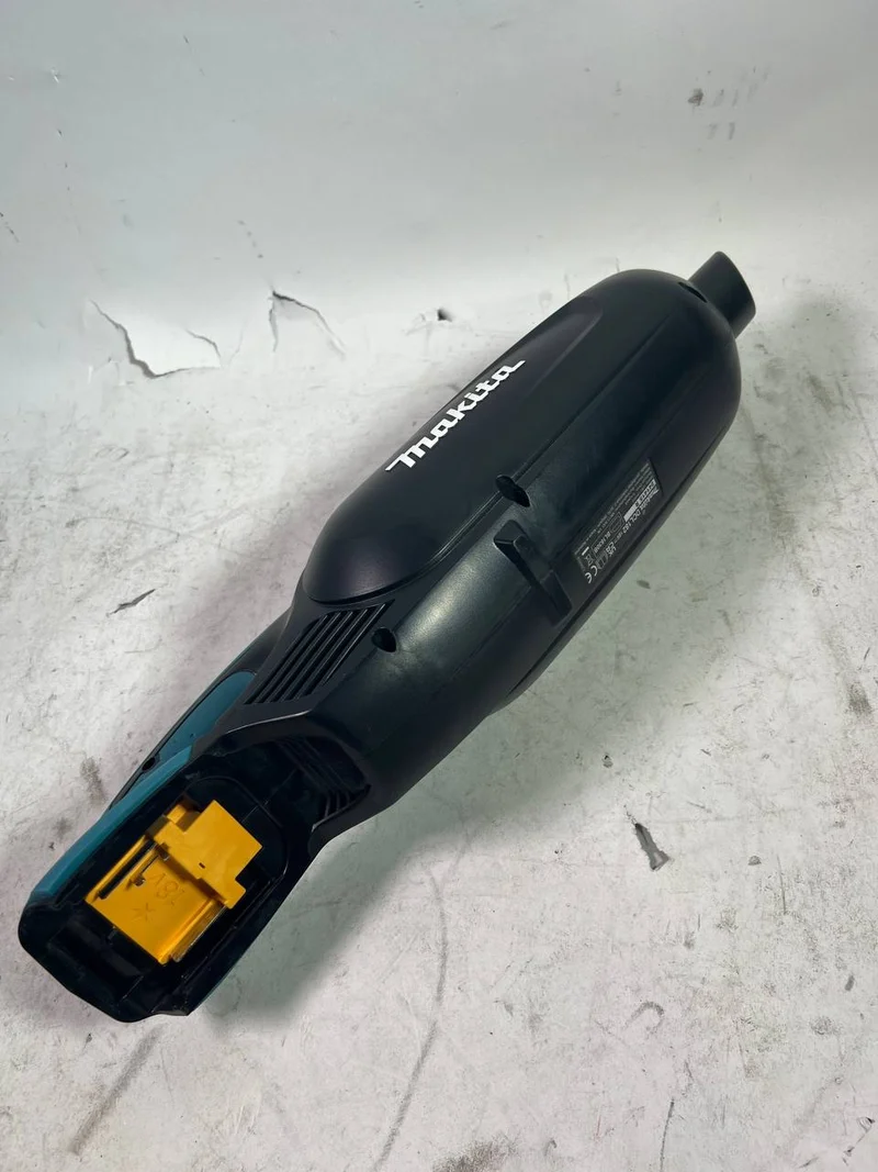 Makita DCL 182 ZB 18V Li-ion Aspirateur sans fil noir - sans Batterie, ni Chargeur