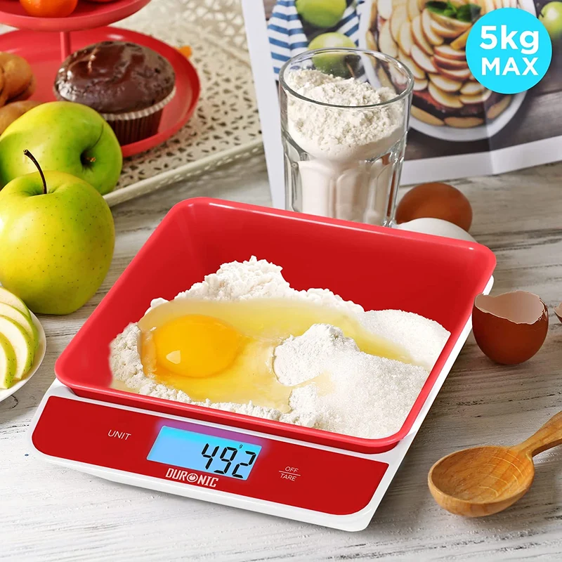 Duronic KS100 RD Balance de cuisine rouge | Capacité de 5 kg | Bol de 1,2L inclus | Large écran rétroéclairé | Fonction d’ajout de poids | 4 capteurs précis | Idéale pour la pâtisserie ou comme balance postale