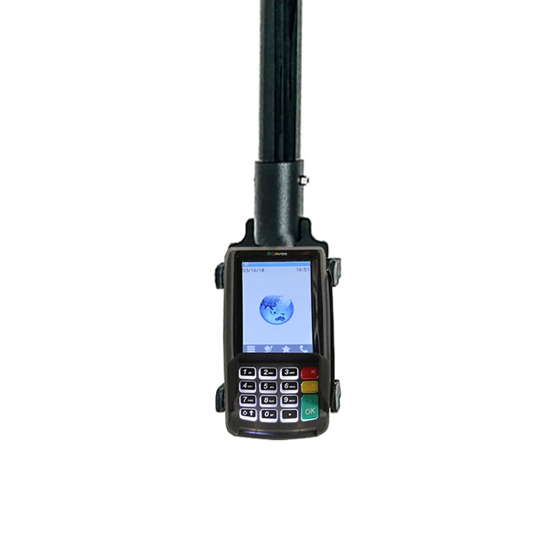 Support portable pour borne de paiement Dejavoo en service au volant