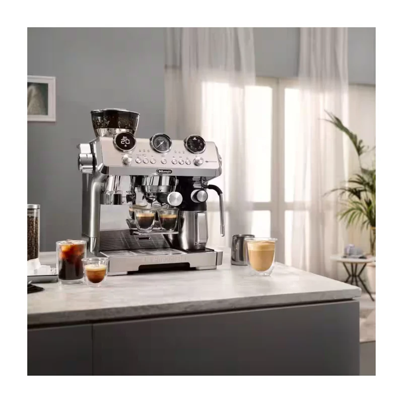 La Specialista Maestro with Cold Brew