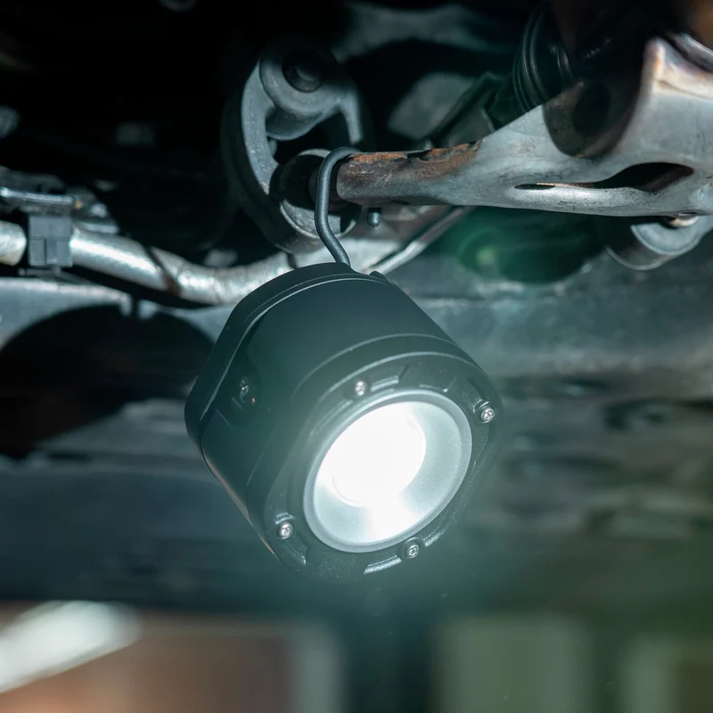 ANSMANN FL1100R - Lampe de travail LED rechargeable - Base magnétique rotative - Crochet suspendu - Rechargeable - 10 W - 1100 Lumen - 6000 K - Brillant - Projecteur
