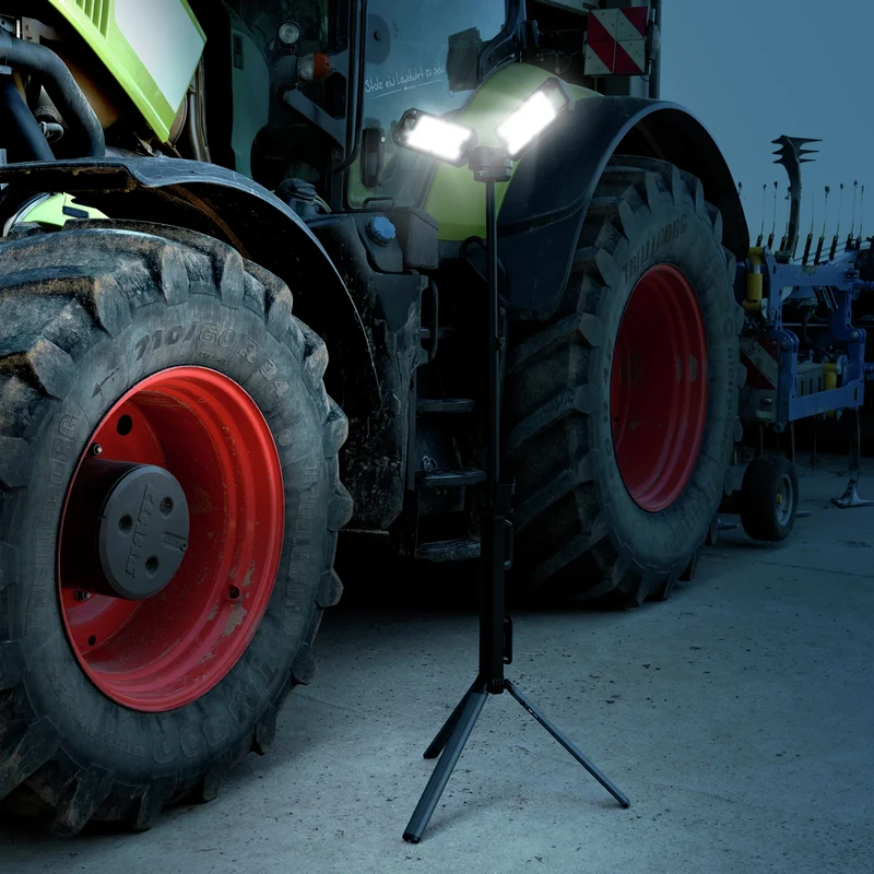 ANSMANN WL5000R - Lumière de travail à LED - IPX4 - Orientable - Trépied - Dimmerable - Rechargeable - 2 x 30 W - 5000 Lumen - 5000 K - Brillant - Projecteur