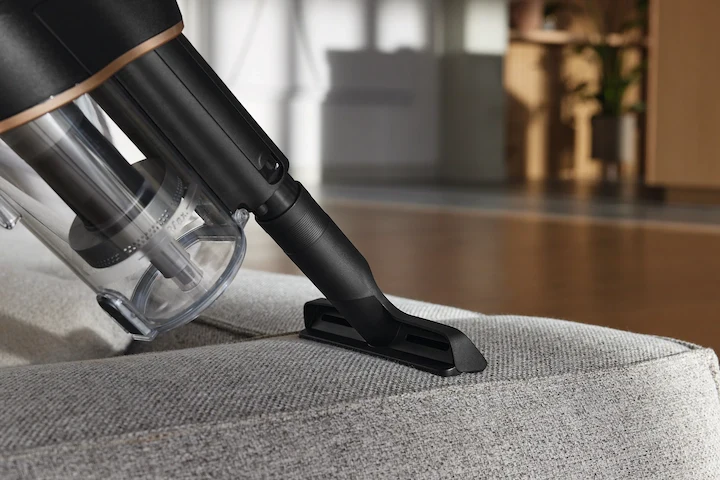 Wide upholstery nozzle