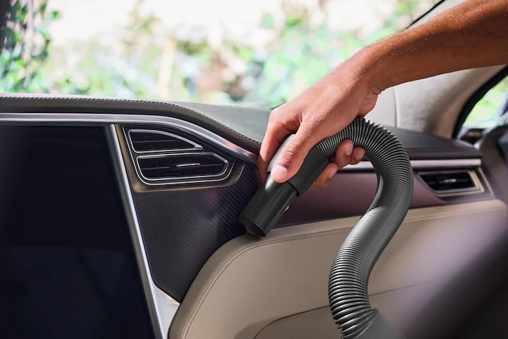 Flexible suction hose extension