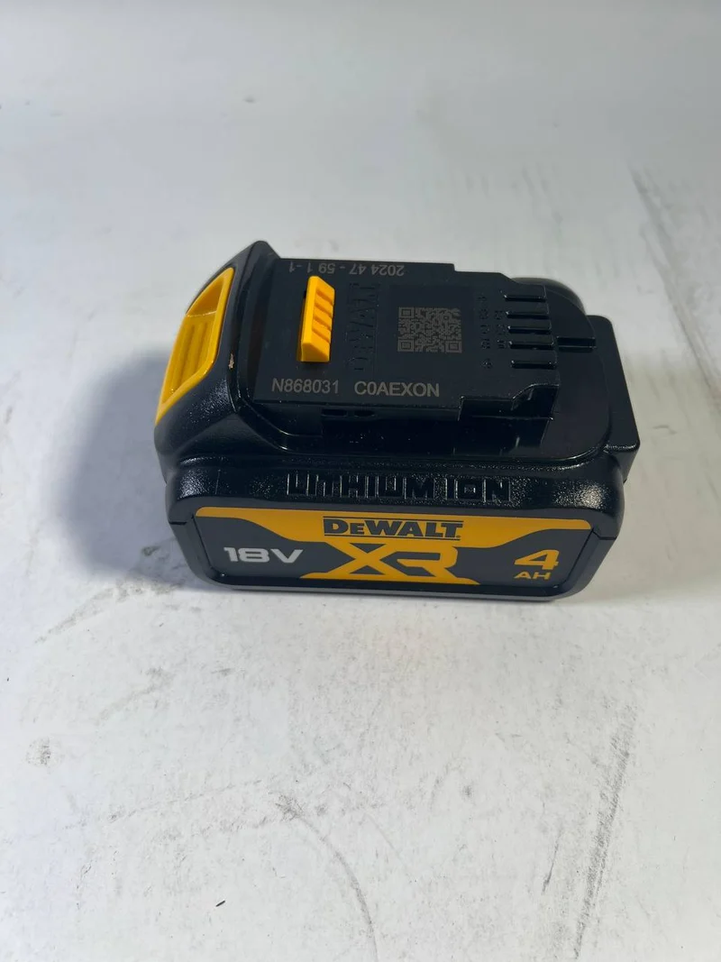 DeWalt DCB 182 Akkupack 18 V 4,0 Ah / 4000 mAh XR Li-Ion Akku - mit Ladestandanzeige - Leicht Gebraucht