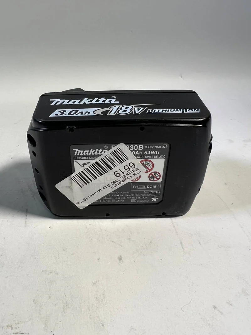 Makita BL 1830 B Li-Ion Akku 18 V 3,0 Ah / 3000 mAh ( 197599-5 ) mit LED Anzeige - original, kein Nachbau - Leicht Gebraucht