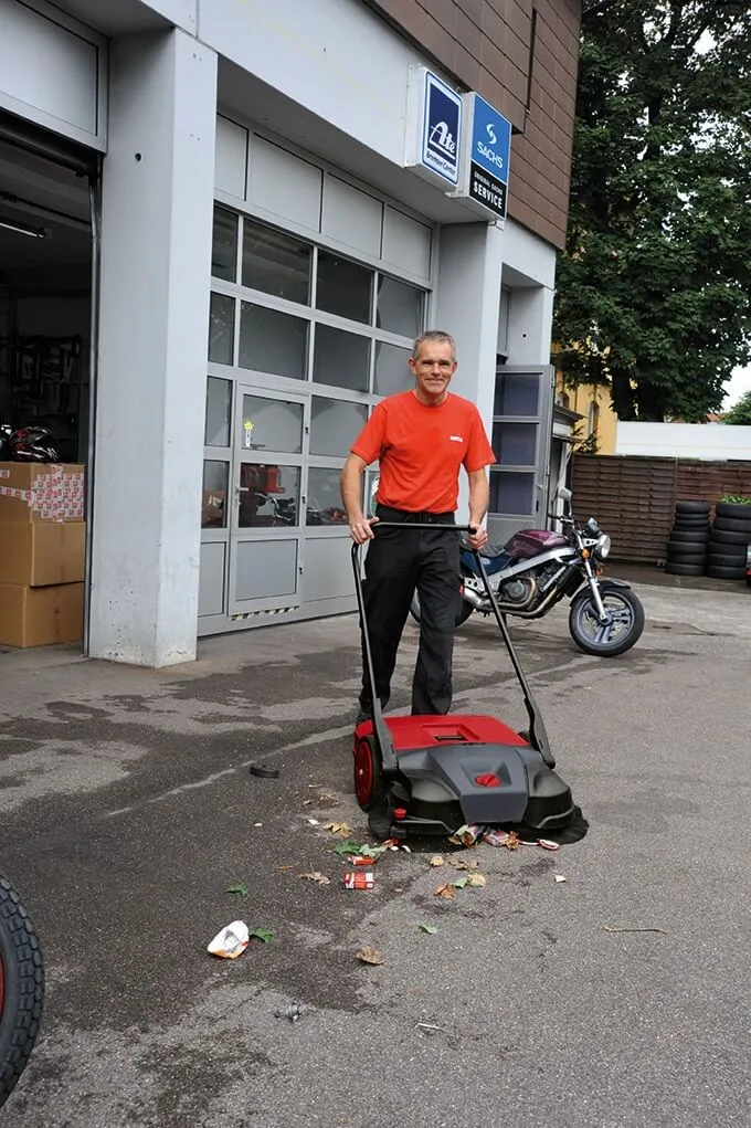 Bissell BG-497 Mechanical Broom