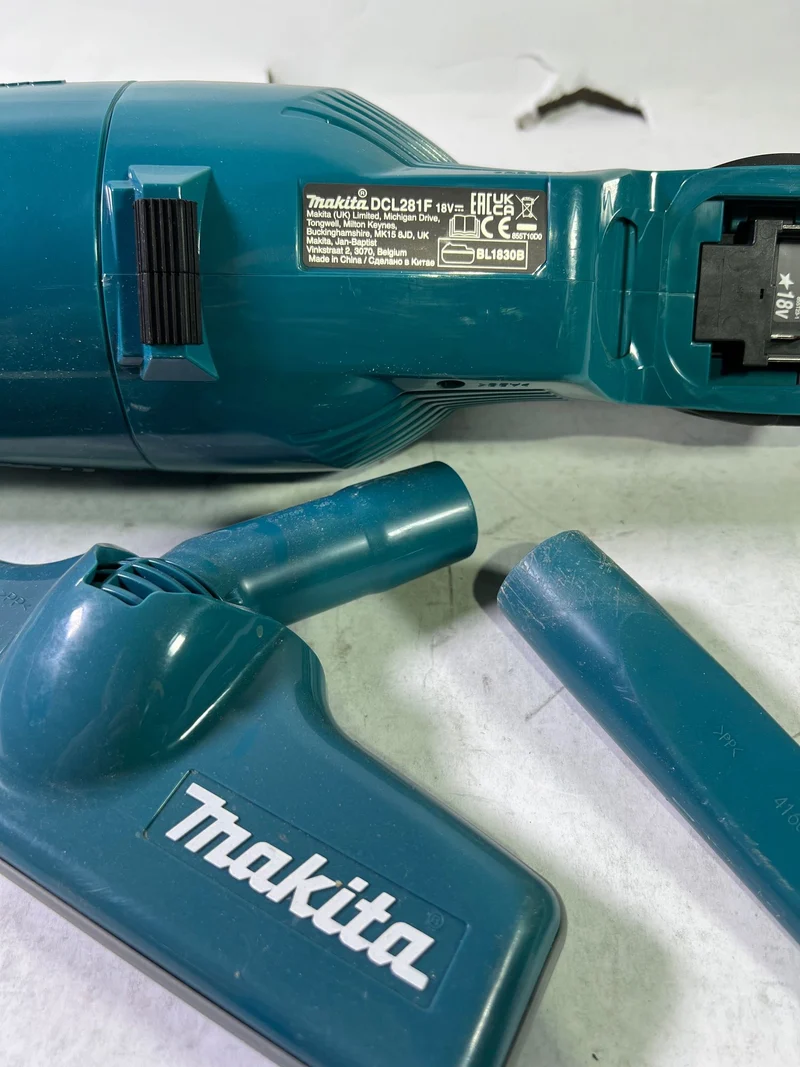 Makita DCL 281 FZ Akku Staubsauger 18 V Brushless Solo - ohne Akku, ohne Ladegerät - Gebraucht