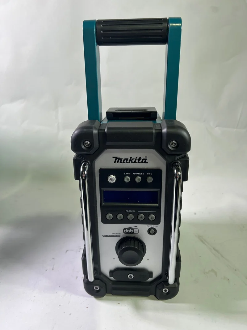 Makita DMR 110 N Akku Baustellenradio 12 V / 14,4 V / 18 V DAB / DAB+ FM IP64 Solo - ohne Akku, ohne Ladegerät - Neuwertig