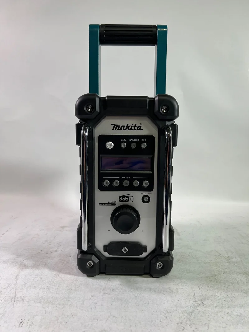 Makita DMR 110 N Akku Baustellenradio 12 V / 14,4 V / 18 V DAB / DAB+ FM IP64 Solo - ohne Akku, ohne Ladegerät - Reparaturgerät