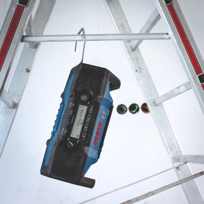 Bosch GPB 18V-3SC Radio sans fil 18 V FM / DAB+ / Bluetooth / IP54 Solo ( 06014A3300 ) - sans batterie, sans chargeur