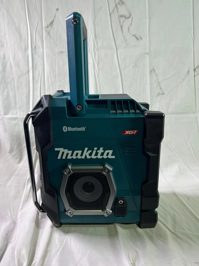 Makita MR 002 GZ Akku Radio 12 V - 40 V max CXT LXT XGT FM 3,5 mm AUX USB IP65 Solo - ohne Akku, ohne Ladegerät - Reparaturgerät