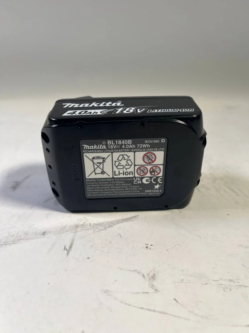 Makita BL 1840 B 18 V - 4 Ah / 4000 mAh ( 197265-4 ) Li-Ion Akku mit LED - Anzeige - Neuwertig