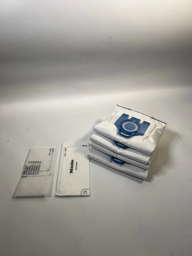 Miele HyClean Pure GN Sacs à poussière 4 pièces avec filtre ( 12421130 ) pour Complete C2 / C3 / Classic C1 / S8 / S5 / S2