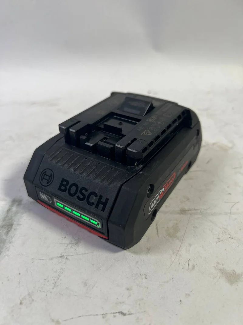 Bosch GBA 18 V 4,0 Ah / 4000 mAh ProCORE Batterie à insertion Professional Li-Ion ( 1600A016GB )