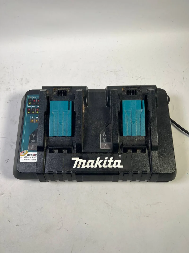 Makita DC 18 RD Double chargeur rapide 14,4 V - 18 V LXT 9 A courant de charge ( 196933-6 )