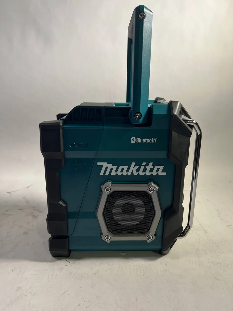 Makita MR 002 GZ Radio à batterie rechargeable 12 V - 40 V max CXT LXT XGT FM 3,5 mm AUX USB IP65 Solo - sans batterie, sans chargeur.