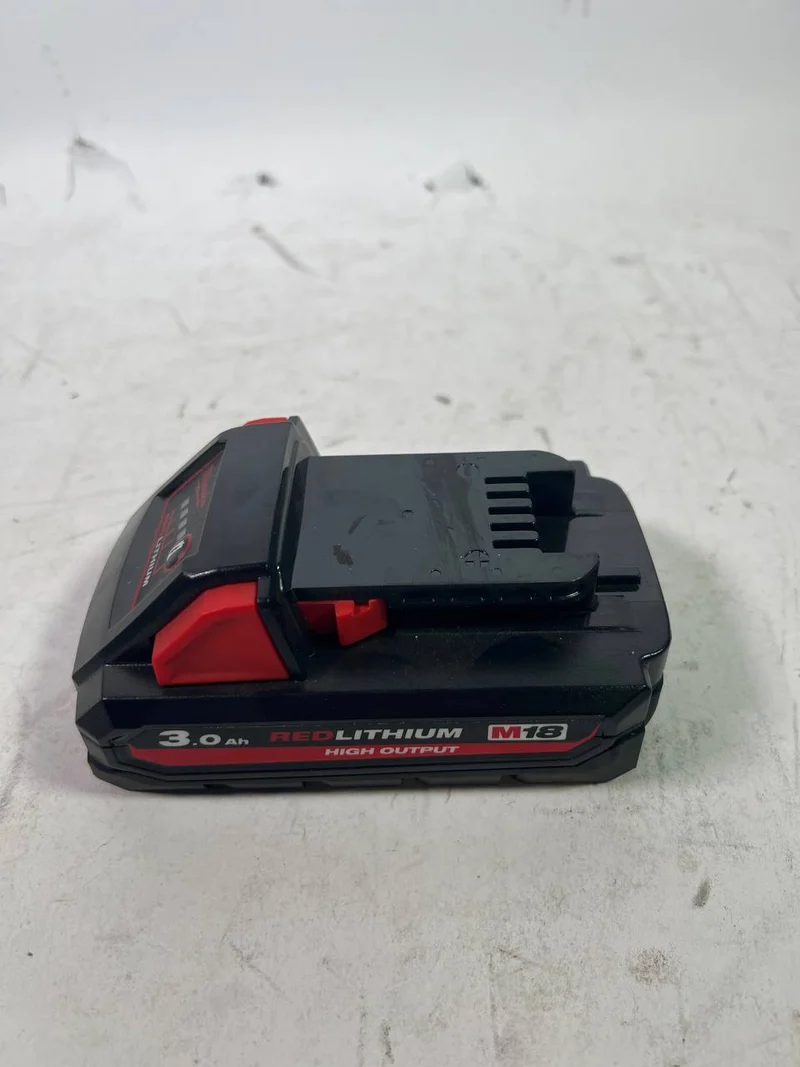 Milwaukee M18 HB3 High Output Batterie Li-Ion 18 V 3,0 Ah / 3000 mAh (4932471069) avec indicateur de niveau de charge