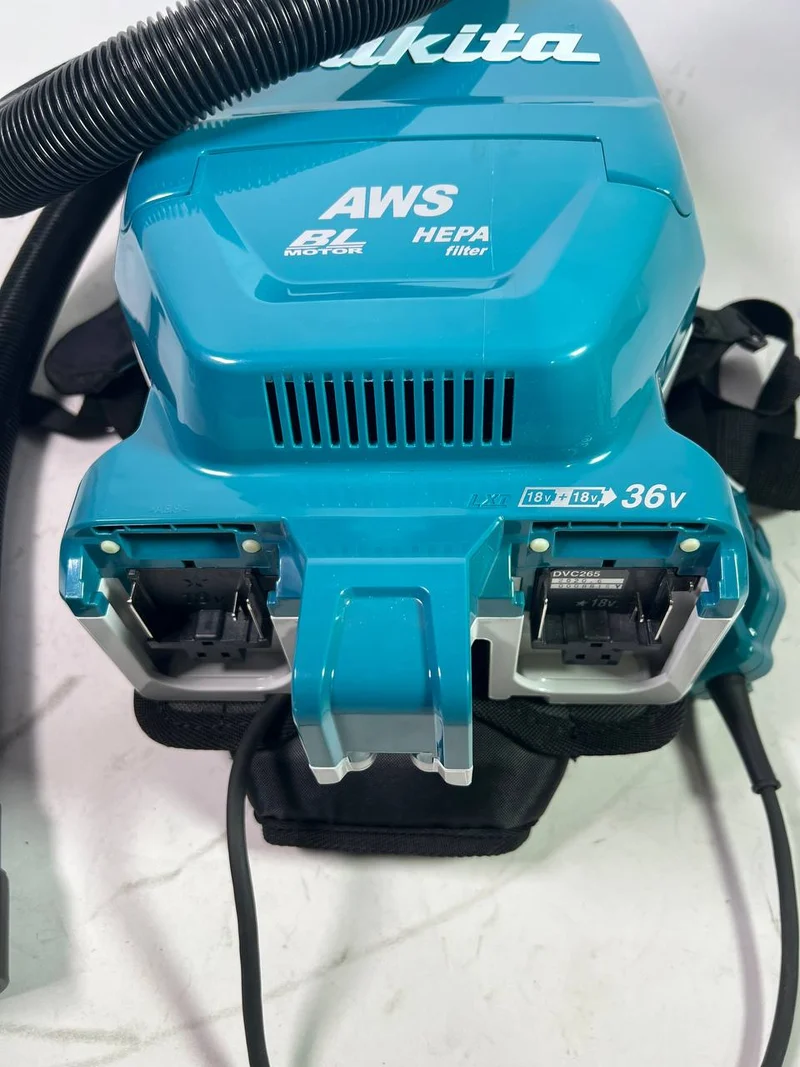 Makita DVC 265 ZXU Aspirateur dorsal sans fil 36 V (2x 18 V) Brushless - sans batterie - sans chargeur