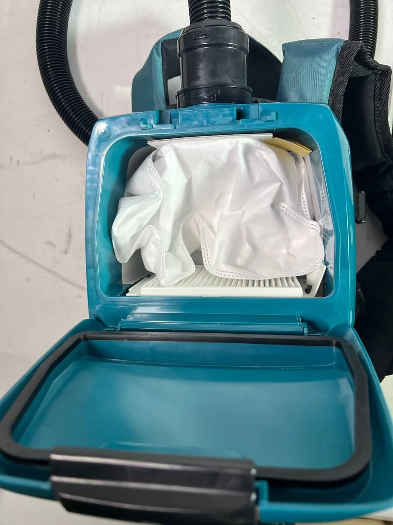 Makita DVC 265 ZXU Aspirateur dorsal sans fil 36 V (2x 18 V) Brushless - sans batterie - sans chargeur