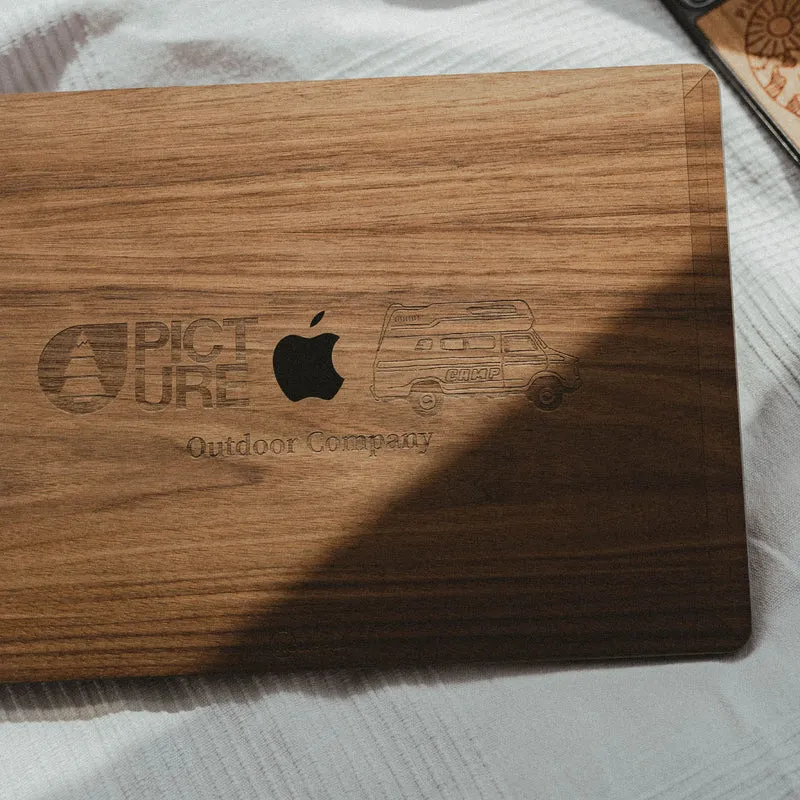 Cover en bois MacBook PICTURE VAN Noyer premium Made in France