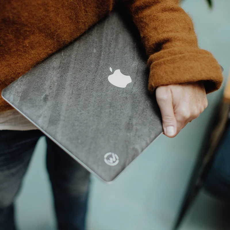 Cover en pierre MacBook BLACK BEAN Premium Made in France
