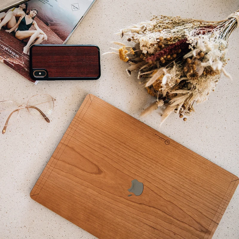 Cover en bois MacBook MERISIER Essentiel Made in France