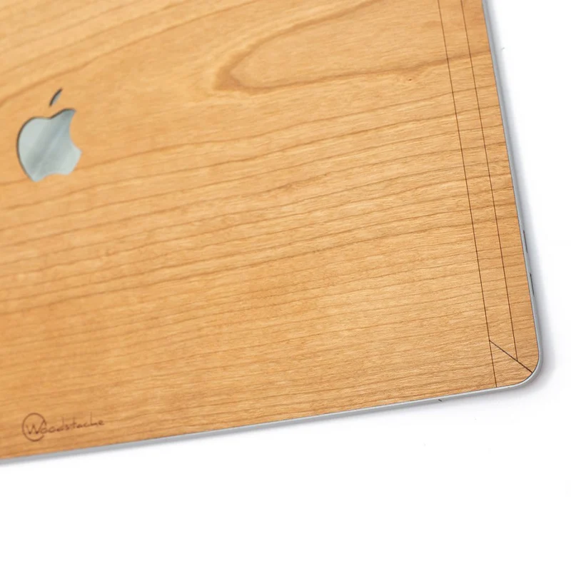 Cover en bois MacBook MERISIER Essentiel Made in France