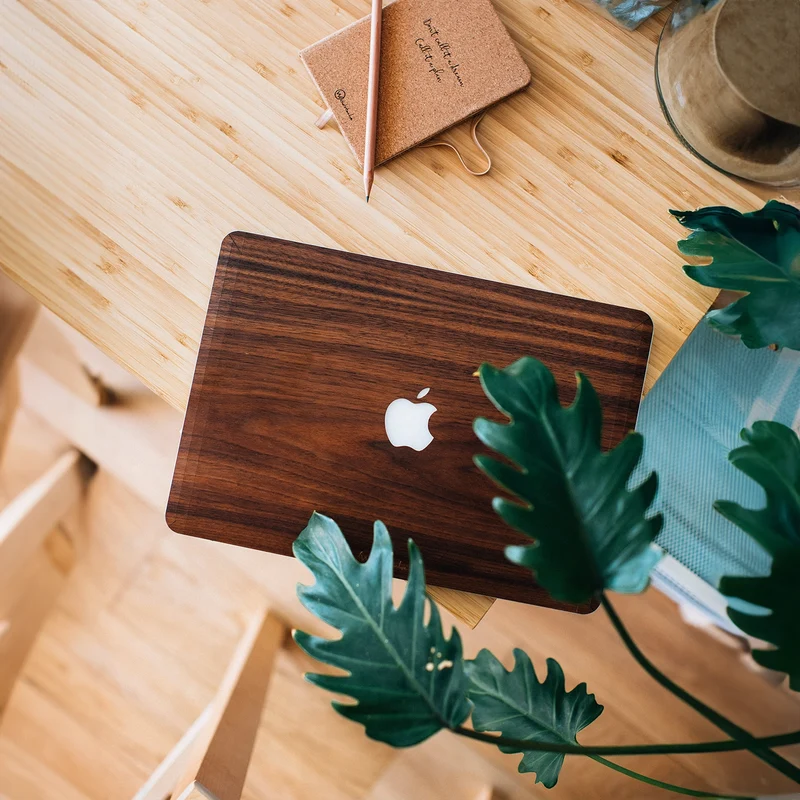 Cover en bois MacBook NOYER Essentiel Made in France