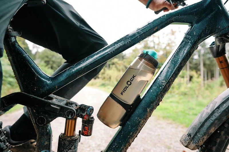 Bidon Fidlock TWIST bottle 800 antibacterial + bike base