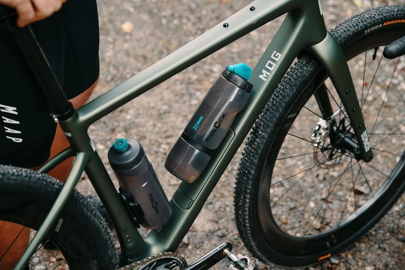 Bidon Fidlock TWIST bottle 800 antibacterial + bike base