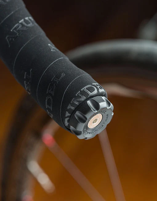 Embouts de cintre porte-outils Arundel Shameless Plugs