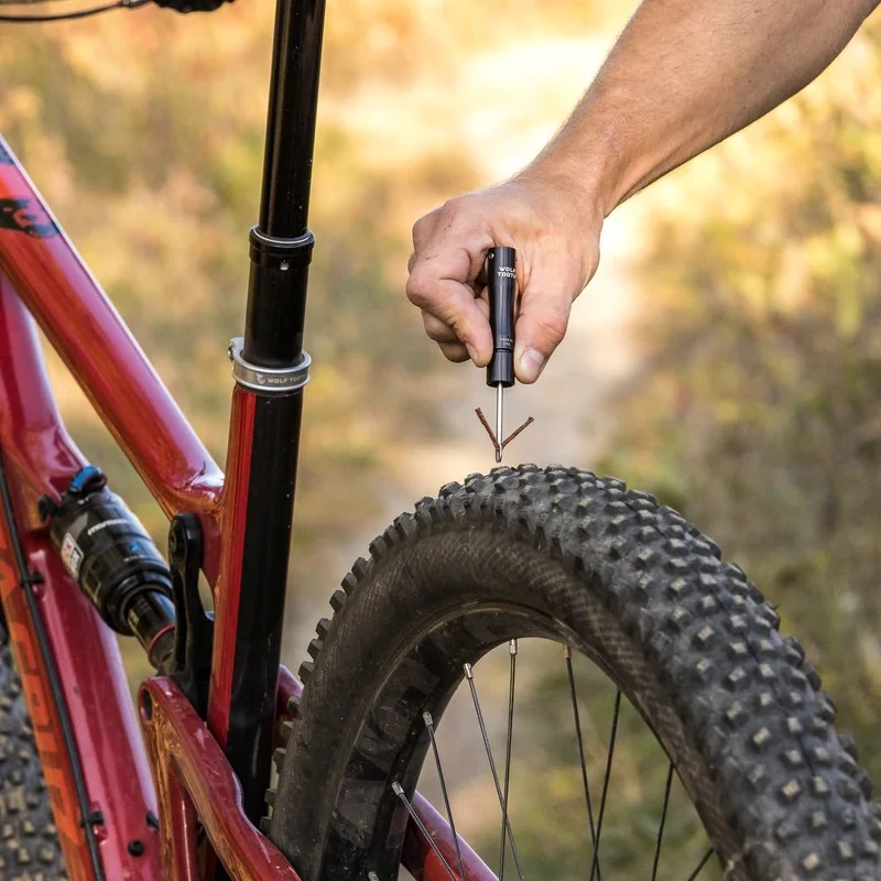 Multi-outils Wolf Tooth EnCase System Bar Kit One