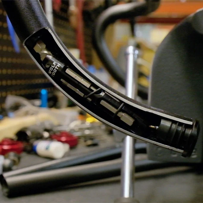 Multi-outils Wolf Tooth EnCase System Bar Kit One