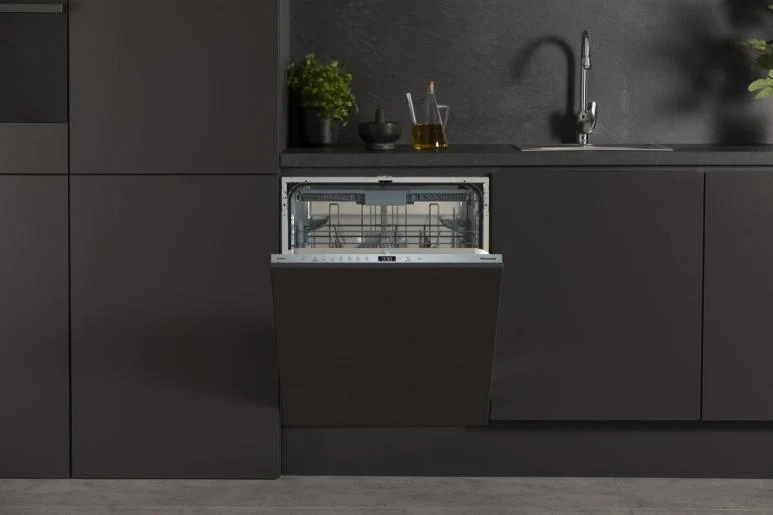 Lavastoviglie Da Incasso a Scomparsa Totale Hisense HV643D90 16 Coperti Classe D