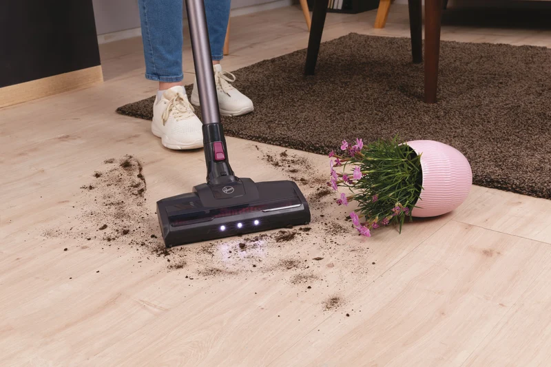 Scopa Elettrica Senza Filo Hoover HF110P 011 170W 0,9 Litri Magenta