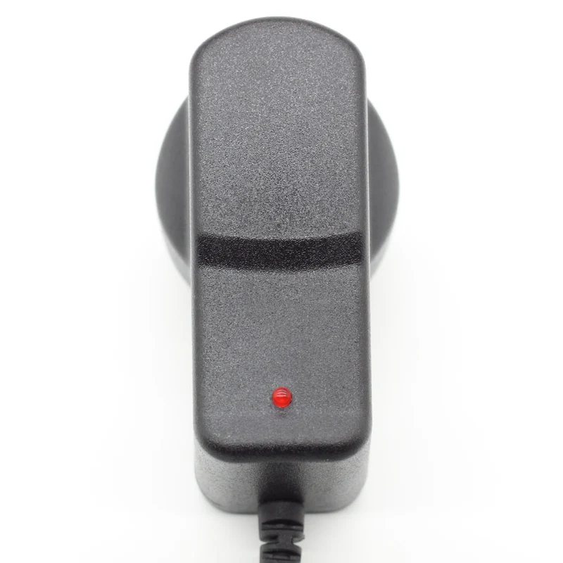 Chargeur pour Batterie Lithium CC 12.6V/1A Pour Standards Européen (Modèle 0010146)