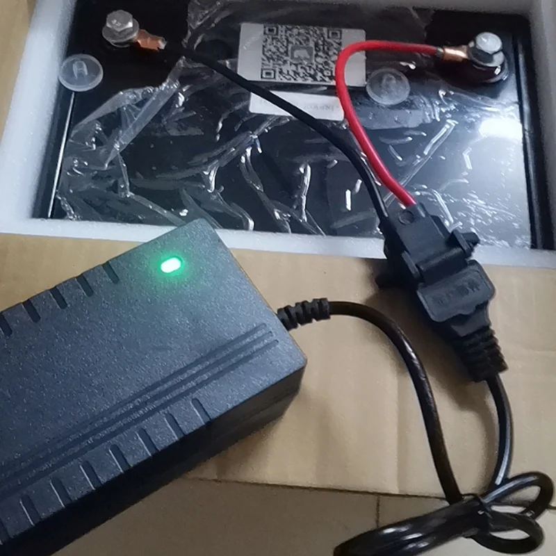 14.6V 10A Charger for 12V 100AH 200AH LiFePO4 For Boat RV Battery Pack Battery Charger
