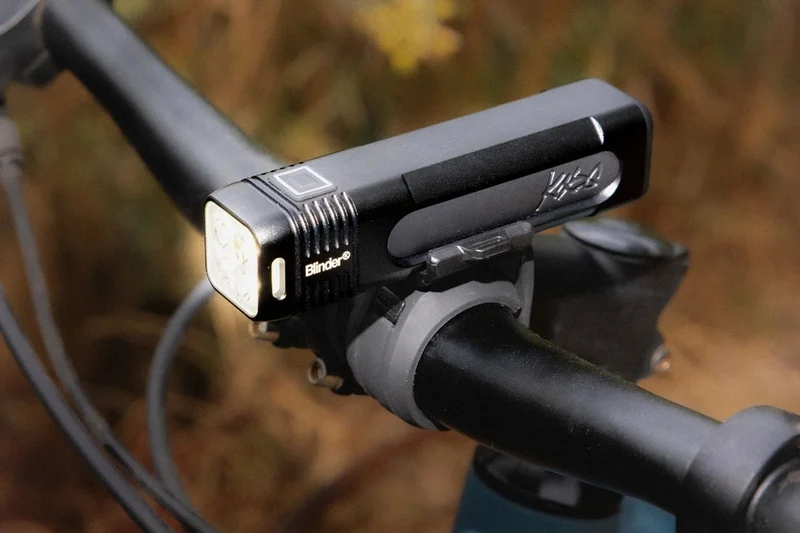 Set d'éclairage Knog Blinder 700 & Plus